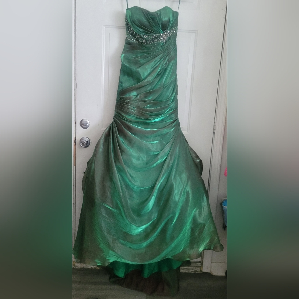 Glamorous Strapless Emerald Green Gown With Sequins